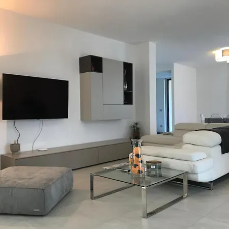 La Casa Dei Limoni Apartment *